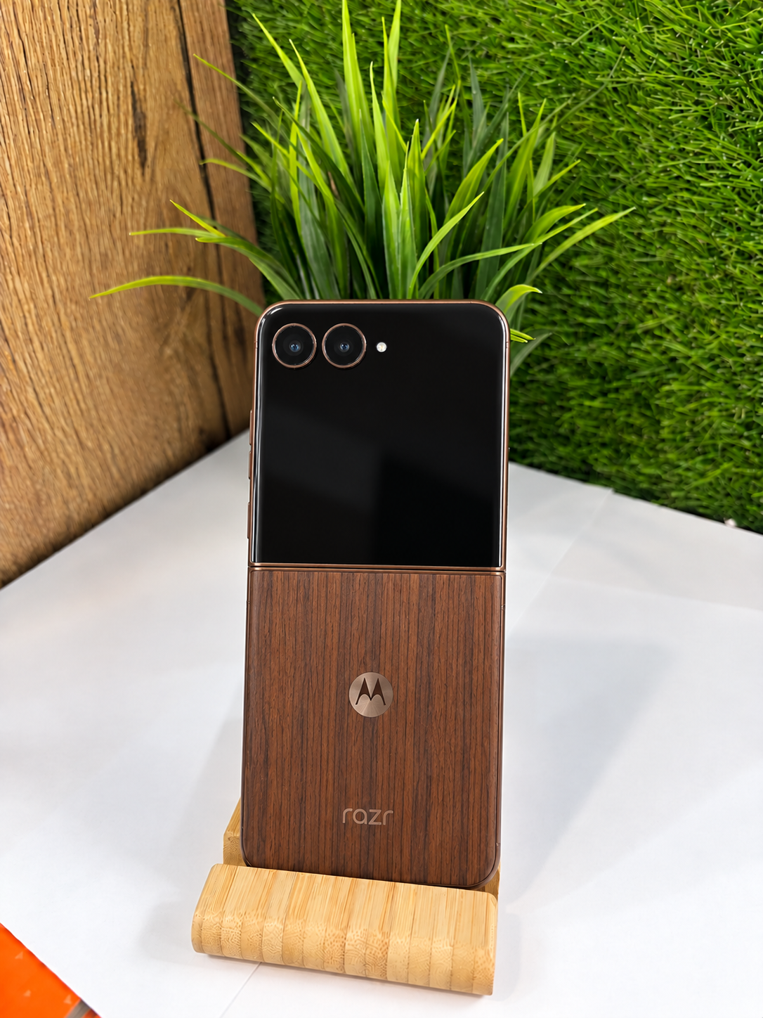 Motorola Razr 50 Ultra Kártyafüggetlen 512 GB, 12 hó garancia